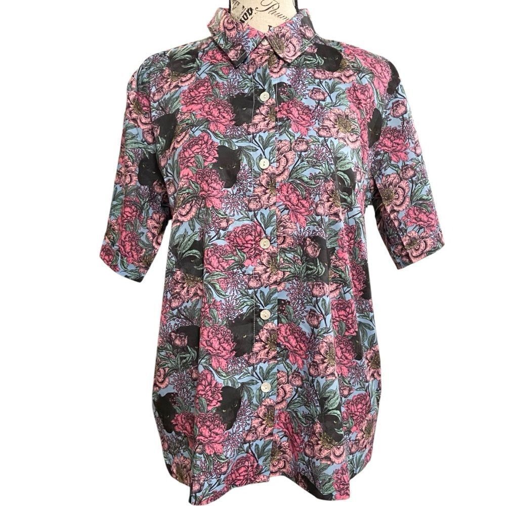 NWT Evryday Jane Cassie Floral Panther Camp Front Button Shirt in Size Small